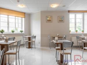 Prodej ubytování, Karlovy Vary, Jarní, 989 m2