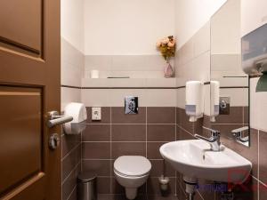 Prodej ubytování, Karlovy Vary, Jarní, 989 m2