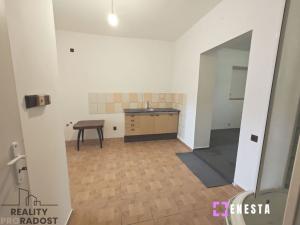 Pronájem skladu, Praha - Velká Chuchle, Dostihová, 27 m2