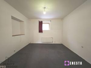 Pronájem skladu, Praha - Velká Chuchle, Dostihová, 27 m2