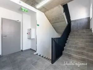 Pronájem bytu 1+kk, Praha - Kyje, Za černým mostem, 25 m2