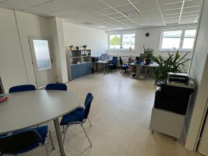 Pronájem kanceláře, Zlín - Malenovice, Šrámkova, 222 m2