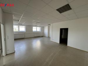 Pronájem kanceláře, Zlín - Malenovice, Šrámkova, 222 m2
