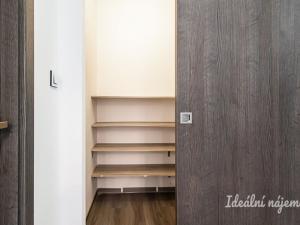 Pronájem bytu 2+kk, Praha - Letňany, Kopřivnická, 42 m2