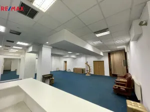Pronájem obchodního prostoru, Třebíč - Vnitřní Město, Karlovo nám., 219 m2
