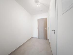Prodej bytu 1+kk, Praha - Háje, Sochorcova, 31 m2