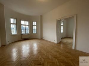 Prodej bytu 4+1, Karlovy Vary, Krále Jiřího, 134 m2