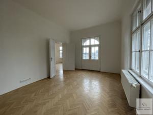 Prodej bytu 4+1, Karlovy Vary, Krále Jiřího, 134 m2