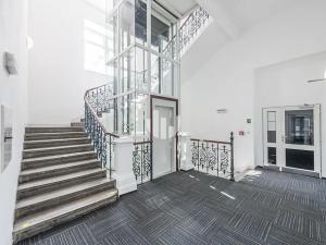 Pronájem kanceláře, Praha - Karlín, Sokolovská, 290 m2