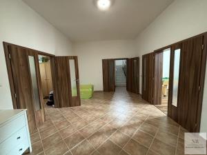 Prodej rodinného domu, Nová Role - Mezirolí, 348 m2