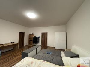 Prodej rodinného domu, Nová Role - Mezirolí, 348 m2