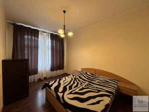 Prodej bytu 4+1, Karlovy Vary, Bulharská, 125 m2