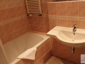 Pronájem ubytování, Karlovy Vary, Západní, 2600 m2