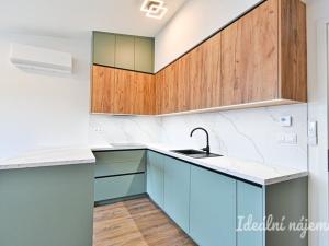 Pronájem bytu 1+kk, Brno, Škrochova, 33 m2
