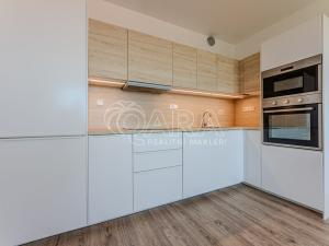 Pronájem bytu 2+kk, Praha - Kbely, Sedlářova, 52 m2