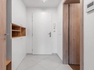 Pronájem bytu 2+kk, Praha - Vysočany, Bassova, 51 m2