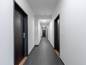 Pronájem bytu 2+kk, Praha - Vysočany, Svatošových, 46 m2