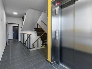 Pronájem bytu 2+kk, Praha - Vysočany, Svatošových, 46 m2