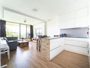 Prodej bytu 3+kk, Praha - Hrdlořezy, Mezitraťová, 82 m2