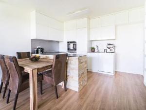 Prodej bytu 3+kk, Praha - Hrdlořezy, Mezitraťová, 82 m2