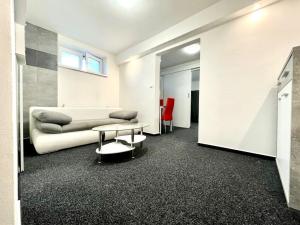 Pronájem bytu 2+kk, Zlín, Klabalská I, 38 m2