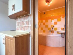Pronájem bytu 2+1, Chomutov, Školní pěšina, 59 m2