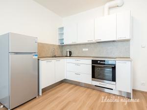 Pronájem bytu 2+kk, Praha - Vysočany, Čakovická, 43 m2