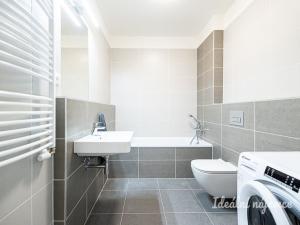 Pronájem bytu 2+kk, Praha - Vysočany, Čakovická, 43 m2