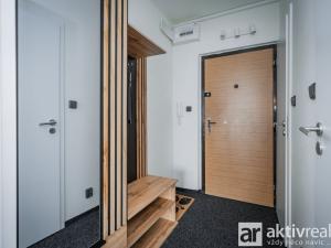 Pronájem bytu 1+kk, Praha - Střížkov, Černého, 30 m2