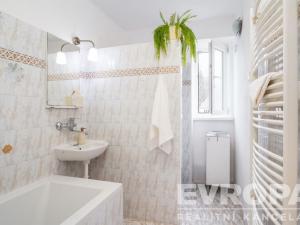 Prodej bytu 2+1, Hostinné, Lidická, 63 m2