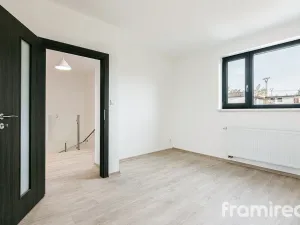 Prodej rodinného domu, Holubice, 179 m2