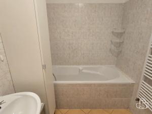 Pronájem bytu 2+1, Nová Role, U Plynárny, 62 m2