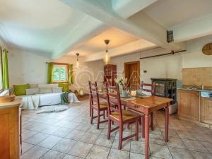 Prodej chalupy, Dolní Žandov - Horní Žandov, 152 m2