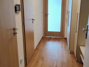 Pronájem bytu 1+kk, Praha - Ďáblice, Ďáblická, 42 m2