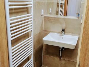 Pronájem bytu 1+kk, Praha - Ďáblice, Ďáblická, 42 m2