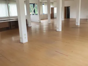 Pronájem komerční nemovitosti, Korozluky, 400 m2