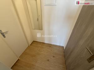 Pronájem bytu 1+kk, Praha - Smíchov, Na Valentince, 48 m2