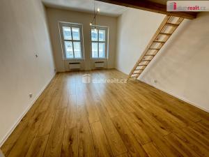 Pronájem bytu 1+kk, Praha - Smíchov, Na Valentince, 48 m2