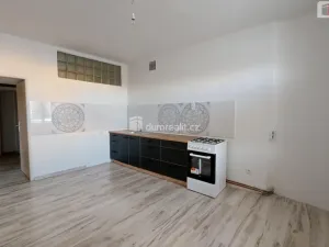 Pronájem bytu 2+1, Opava - Město, Dolní náměstí, 76 m2