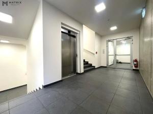 Pronájem bytu 1+kk, Praha - Libeň, U Rokytky, 48 m2