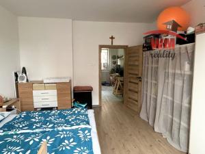 Pronájem bytu 2+1, Karlovy Vary - Stará Role, Závodu míru, 46 m2