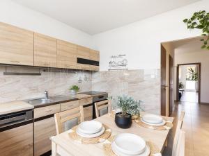 Prodej bytu 4+1, Praha - Černý Most, Generála Janouška, 78 m2