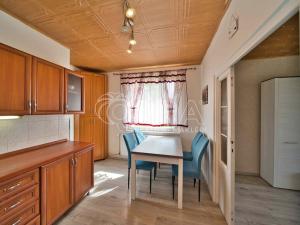 Prodej bytu 3+1, Libochovany, 71 m2