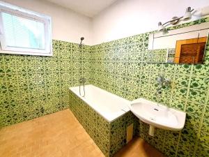 Prodej komerční nemovitosti, Horní Lhota, 564 m2