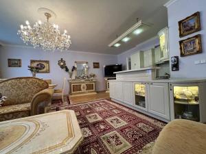 Prodej bytu 4+kk, Karlovy Vary, Sadová, 100 m2