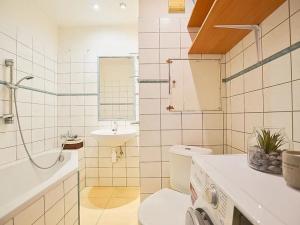 Prodej bytu 1+kk, Praha - Háje, Hlavatého, 28 m2