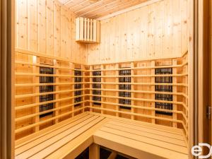 Pronájem ubytování, Jablonec nad Nisou, U Lesního divadla, 2930 m2