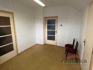 Pronájem výrobních prostor, Opava - Komárov, Podvihovská, 112 m2