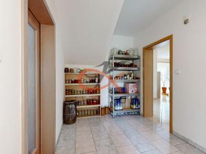 Prodej rodinného domu, Valašské Meziříčí, Ve Svahu, 209 m2