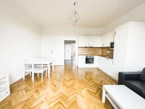 Pronájem bytu 2+kk, Praha - Strašnice, Na Třebešíně, 59 m2
